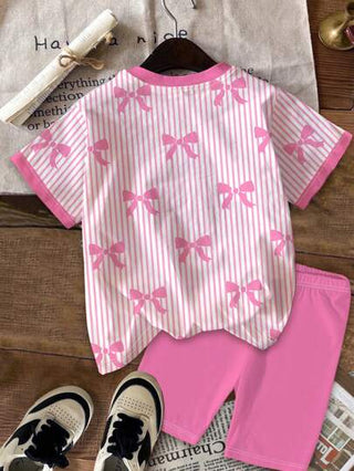 girls-sets مجموعة تيشيرت قصير الأكمام وشورت للفتيات المراهقات، ذات تصميم جرافيك الفراشة المتقنة بخطوط وردية، مناسب للصيف