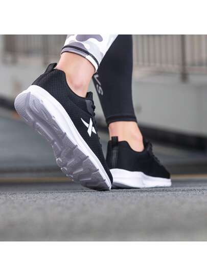 XTEP أحذية رجالية موديل صيفي من الشبك القابل للتنفس، أحذية شاطئية رياضية، صنادل خارجية، أحذية قابلة للترطيب والتجفيف السريع من الشبك، رقم المنتج 881219119839