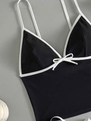 طقم تانكيني حريمي Swim Mod مجموعة بكيني موضة بتصميم بسيط مكونة من ملابس علوية موديل تانكيني باللون المتباين المثلثي ومع أسفل مثلثي مربوط جانبيًا، طقم ملابس سباحة