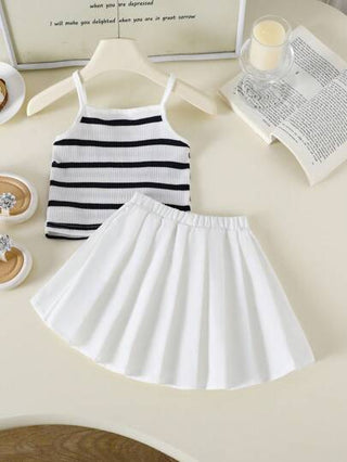 طقم ملابس علوية كامسول مخطط محبوك وتنورة بيضاء منسدلة مزينة للبنات الصغيرات في إجازة الصيف