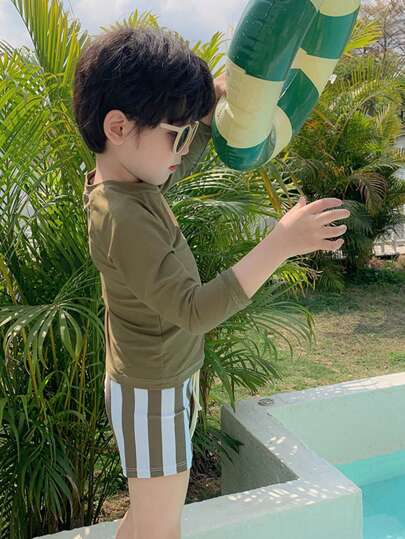 مايوه أولادي طقم بحر مكون من قطعتين بطبعات الكامو للأولاد، ملابس شاطئ والأحمام الساخن، أخضر عسكري