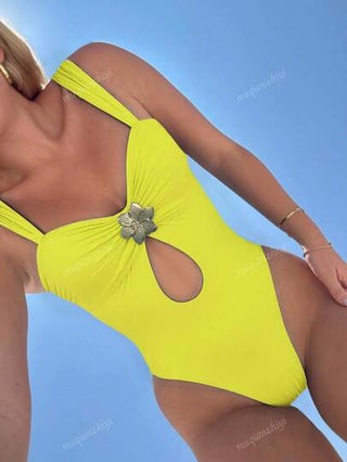 مايوه حريمي قطعة واحدة بدلة سباحة عصرية للنساء من قطعة واحدة مزينة بزخرفة معدنية مفرغة