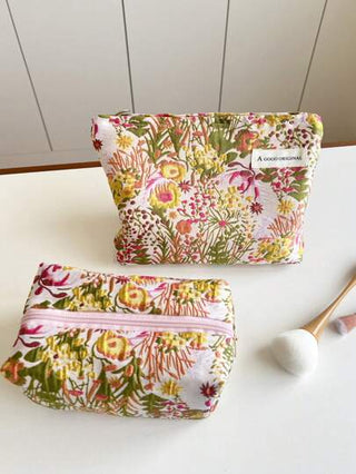 حقيبة مكياج، حقيبة مستحضرات تجميل محمولة للنساء، محفظة لتخزين الأحمر شفاه والمستحضرات، حقيبة تخزين طقم السفر، حقيبة للفوط الصحية، حقيبة سفر للنساء، حقيبة حمام السفر