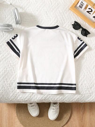 تي شيرت قصير الأكمام بياقة على شكل حرف V مزين برسوم أرقام للأولاد الصغار، كاجوال ناعم متعدد الاستخدامات، مناسب للارتداء الخارجي في الربيع والصيف