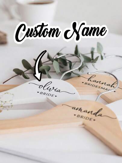 شماعة حفل الزفاف المخصصة والمكتوب عليها باسم العروسين - شماعة الزفاف المخصصة باسم العروس - شماعة الزفاف - شماعة محفورة - شماعة لفستان الزفاف - شماعة مطبوعة بأزهار مخصصة