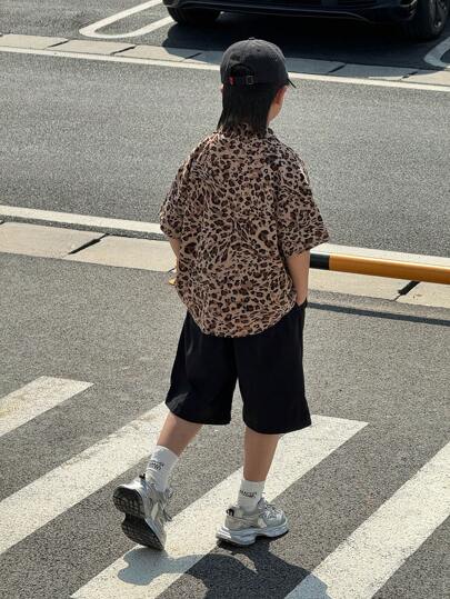 SHEIN قميص بأكمام قصيرة مطبوع برسوم النمر، طراز كوري عصري مناسب للمراهقين، مناسب للتنقل والمدرسة والارتداء اليومي والرياضة، مناسب للربيع والصيف