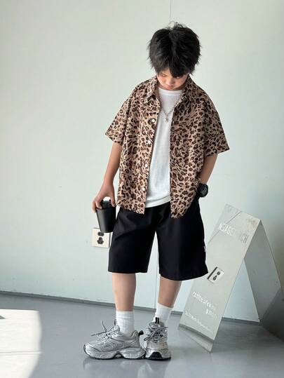 SHEIN قميص بأكمام قصيرة مطبوع برسوم النمر، طراز كوري عصري مناسب للمراهقين، مناسب للتنقل والمدرسة والارتداء اليومي والرياضة، مناسب للربيع والصيف