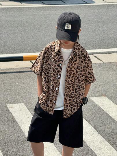 SHEIN قميص بأكمام قصيرة مطبوع برسوم النمر، طراز كوري عصري مناسب للمراهقين، مناسب للتنقل والمدرسة والارتداء اليومي والرياضة، مناسب للربيع والصيف