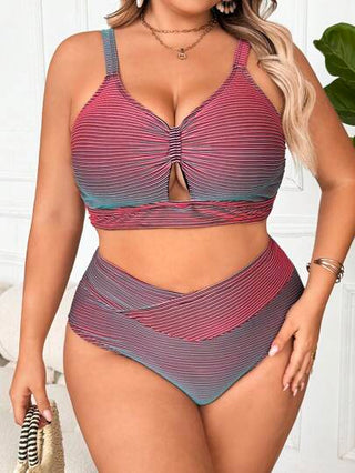 SHEIN CURVE+ بدلة سباحة من قطعتين، بتصميم شريطي مموه مناسبة لأحجام كبيرة، ملابس سباحة بواسطة موسمية منتجع