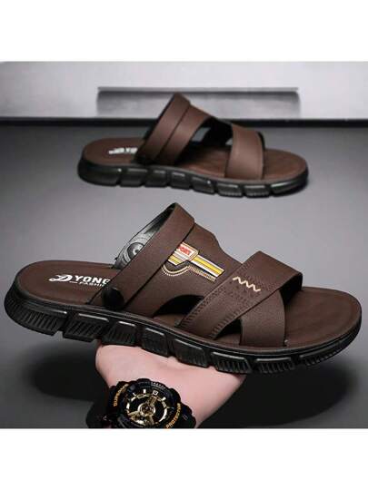 صنادل للرجال ذات كعب سميك، لون بني للاستخدام الخارجي وللحمام سهلة الارتداء، مقاومة للماء والروائح الكريهة، صنادل كاجوال مريحة وأنيقة المقاس من 39-45(ينصح بطلب مقاس أكبر بمقدار واحد)