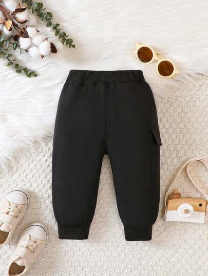 بنطلون صبي رياضي وكاجوال بسيط مع جيوب بنمط الشحن