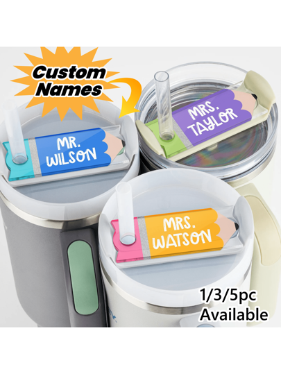 لوحة اسم المعلم، علامة اسم كأس قلم رصاص، إكسسوارات الكأس، هدايا للمعلمين، تقدير المعلم، لوحة كأس أكريليك، علامة لوحة الاسم، غطاء الكأس، متعدد الوظائف، متين، زخرفي، قابل لإعادة الاستخدام، راقي، عصري، عالي الجودة، ملون، مخصص، فريد من نوعه