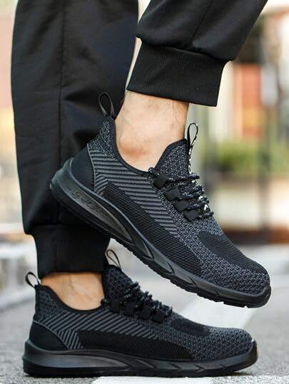 زوج واحد من أحذية السلامة الخفيفة والمريحة للرجال ذات أصابع قدم من الصلب، مضاد للانزلاق، قابل للتنفس، مقاوم للتآكل وذات موضة أحذية سلامة رياضية، قاعدة مضادة للثقب والصدمات، مناسبة للمواقع الإنشائية والبستنة والمستودعات والإصلاحات اليومية