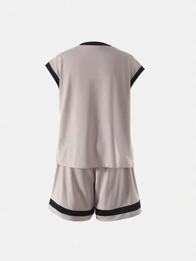 SHEIN Genkimix Kids مجموعة من 2 قطعة ملابس أولاد كاجوال رياضية، تي شيرت بأكمام قصيرة بطباعة حرفية وشورت بخصر مطاطي بطباعة حرفية، مناسبة لأنشطة كرة السلة في الصيف