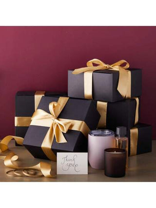 5 قطع، صناديق هدايا سوداء غير لامعة مع أغطية بمقاس 8x8x4 إنش معبأة بعدد 10، صناديق كرتونية حرفية للشحن صغيرة للعروض والأعياد والتخرج والمناسبات والحفلات وأعياد الميلاد