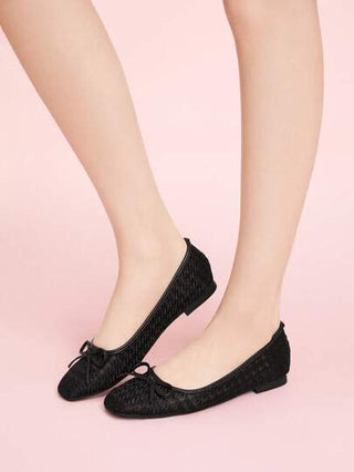 CUCCOO DOLLMOD أحذية نسائية كاجوال مسطحة مريحة من المخمل، مزخرفة بحلقات معدنية ونيش ملون وفيونكة، بتصميم بدون كعب مناسبة للارتداء اليومي