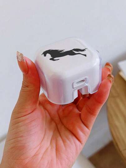 غطاء واقي بتصميم حصان جميل للكبلات، مناسب لشاحن سريع بقابس بريطاني 20 واط، متوافق مع شواحن آيفون 15 و16 برو ماكس