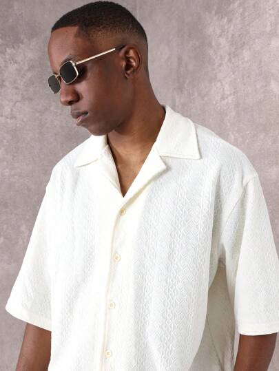 SUMWON قميص كروشيه مريح مع أكمام قصيرة وأزرار، ملابس كاجوال للصيف والعطلات الاسترخاء على الشاطئ، مطاطي وخفيف الوزن وبنسيج مزركش