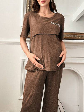 Shein Underwear&Sleepwear Maternity بيجاما حمل بتصميم رضاعة طبعات حرفية وسراويل أكمام قصيرة، طقم بيجاما عادي