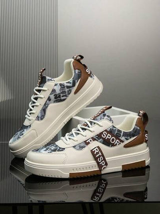 أحذية رياضية كاجول باللون الأبيض بنقشات خطوط وحروف عشوائية، أسلوب الشارع والجامعة لليومي، بنمط سهل الارتداء ذات رباط وأصبع دائري، أحذية للتزلج