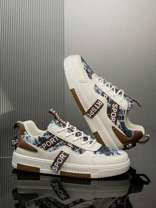 أحذية رياضية كاجول باللون الأبيض بنقشات خطوط وحروف عشوائية، أسلوب الشارع والجامعة لليومي، بنمط سهل الارتداء ذات رباط وأصبع دائري، أحذية للتزلج