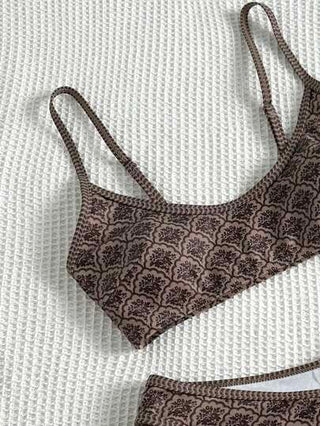 طقم تانكيني حريمي Swim Mod طقم بيكيني نسائي مكون من ملابس علوية بحمالات رفيعة بطبعة عشوائية وسروال سباحة بخصر مرتفع قطعتين