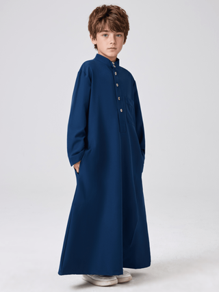 قميص طويل بقصة مريحة من لون واحد بأزرار للفتيان المراهقين