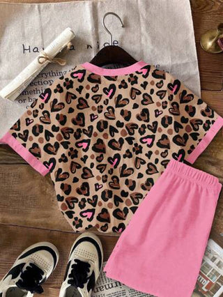 girls-sets مجموعة تي شيرت وشورت قطعتين من صيحات الفتيات التي تحتوي على رسومات الفهد والنقاط والأزهار الرجعية بطبعات عصرية ،قطع صيفية مصغرة, محايدة، قصيرة الأكمام منتجات عصرية مناسبة للفتيات في سن المراهقة
