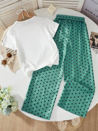 تيشيرتات بناتي بلوزة تي شيرت بأكمام قصيرة مع طباعة رقمية وبنطلون جينز مستقيم الساق مع طباعة بالنقاط والحزام، مجموعة كاجوال مكونة من 2 قطعة لفتيات المراهقات