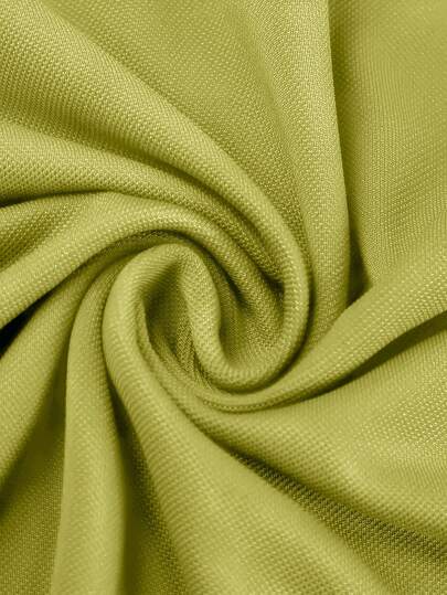 Manfinity Dauomo قميص بولو برقبة قصير مزين بشريط مع طباعة شعار على الصدر للرجال