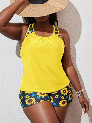 SHEIN Swim Curve مجموعة ملابس سباحة بأربطة رفيعة وخصر مرتفع من ذوي الأحجام الكبيرة، ذات طباعة عشوائية