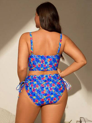 Swim Mod مجموعة ملابس سباحة من قطعتين للنساء ذوات الحجم الكبير، عبارة عن بكيني مزخرف بزهور صغيرة، قصير الخصر مع ربطة، أشرطة سميكة قابلة للتعديل