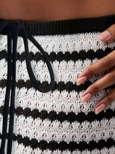 MISSGUIDED بنطلون سروال عريض مريح محبوك بنمط مخطط، للارتداء البيتي والشاطئي وأثناء العطلات الصيفية، بتصميم بنطلون بلازو مريح وناعم للارتداء