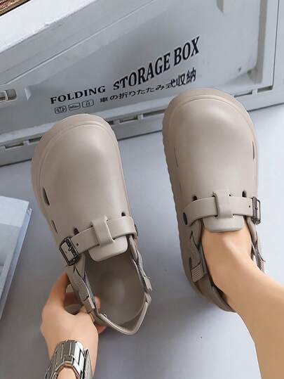 صنادل صيفية رجالية مريحة بنعل ناعم مطاطي مرن, مغلقة الأصابع ذات نعل سميك مانع للانزلاق، تصميم عصري وقابل للتنفس، مناسبة للشاطئ موديل وصول جديد 2025