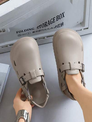 صنادل صيفية رجالية مريحة بنعل ناعم مطاطي مرن, مغلقة الأصابع ذات نعل سميك مانع للانزلاق، تصميم عصري وقابل للتنفس، مناسبة للشاطئ موديل وصول جديد 2025