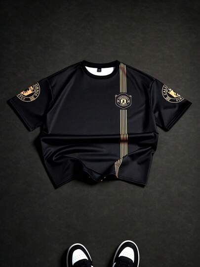 Manfinity Sporsity تي شيرت بأكمام قصيرة مع خطوط ونقوش حرفية للرجال، مناسب للصيف، تيشيرتات رجالي فينتاج، قمصان كرة قدم