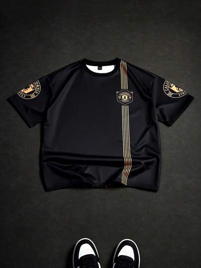 Manfinity Sporsity تي شيرت بأكمام قصيرة مع خطوط ونقوش حرفية للرجال، مناسب للصيف، تيشيرتات رجالي فينتاج، قمصان كرة قدم