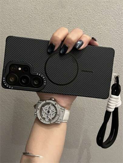 حافظة هاتف ناعمة بشرائط ألياف كربونية مع سلسلة لانيارد نايلون متوافقة مع سلسلة هواتف جالكسي إس 25, إس 24 إلترا بلس, إس 23 إلترا, إس 22 إلترا, حماية فاخرة مغناطيسية مع شحن لاسلكي ومقاومة للصدمات، أغلفة جودة