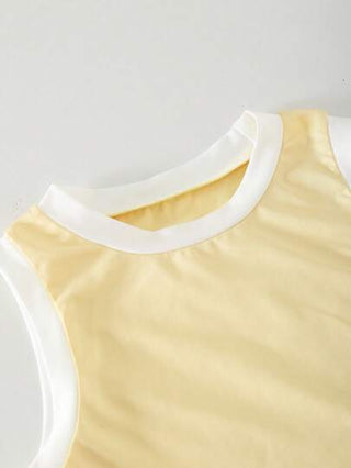 girls-sets Genkimix Kids طقم كاجوال للبنات: ملابس علوية قصيرة كروب بياقة مستديرة بدون أكمام وبنطلون فضفاض بخصر مطاطي وطبعات أزهار متناثرة باللون الأصفر الفاتح 2 قطعة