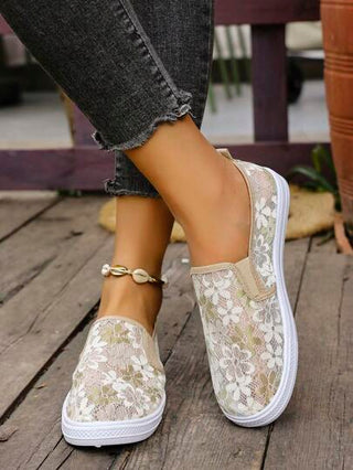 أحذية نسائية خارجية رياضية جديدة ، قماش مطبوع بزهور للخارج ، مطرزة ، سهلة الارتداء ، شبكية للتهوية والراحة ، مناسبة للخارج ، الربيع والصيف