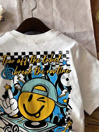 SHEIN تي شيرت كاجوال بأكمام قصيرة وياقة طاقم مزين برسوم كرتونية مناسب للأولاد المراهقين خلال فصل الصيف