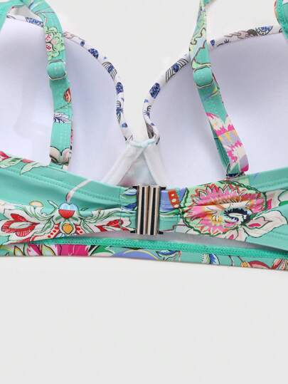 Swim Oasis مجموعة بيكيني ذات خصر عالي مجعد بثلاث قطع مع طباعة حوريه البحر الملونة، مقرنة بتنورة ساتجر شبكية مطبوعة، ملابس سباحة صيفية بطراز المنتجعات للمرأة ذات الحجم الكبير