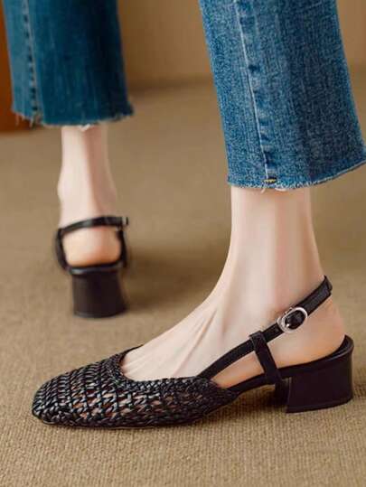 صنادل نسائية بتصميم مربع فرنسي مفتوحة الأصابع، مصنوعة من نسيج مضفر مع كعب سميك، جلد عتيق عالي الجودة، جديدة لصيف 2025