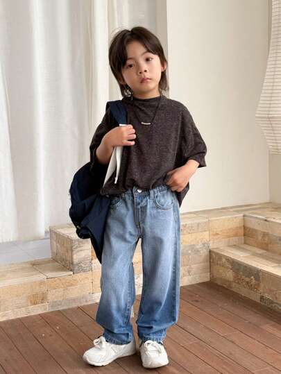 SHEIN بناطيل جينز قصيرة مرتخية للشباب بجيوب بلون أزرق فاتح