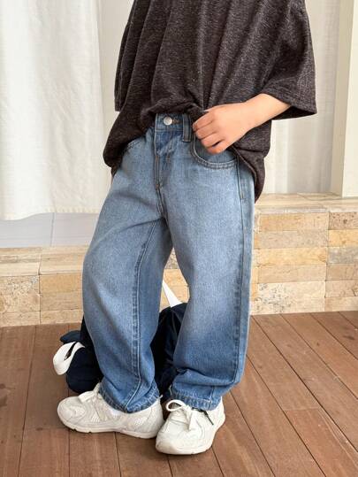 SHEIN بناطيل جينز قصيرة مرتخية للشباب بجيوب بلون أزرق فاتح