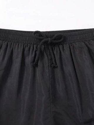 SHEIN 1 مجموعة ملابس رياضية كاجوال للأولاد المراهقين باللون الأسود بنمطين، مقاس وسط أوروبي وأمريكي، مناسبة لملابس الأطفال وملابس الأولاد الصغار للعودة للمدرسة، مناسبة للاستخدام اليومي، للمدرسة، للسفر، للرياضة، للربيع والصيف