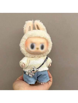 طقم ملحقات وملابس دمية لابوبو ذات قطعة واحدة مصنوعة من قماش مخملي، دمية فينيل بمقاس 17 سم مع تي شيرت كاجوال، وبنطلون، وحقيبة صغيرة للحمل عبر الجسم