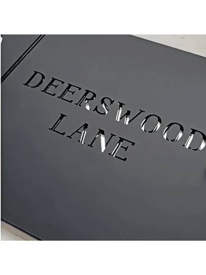 1 قطعة رقم منزل مخصص من الأكريليك - لوحة عنوان منزل 3D أسود ذهبي مجوفة مصممة خصيصًا للمنزل ، الشقة ، المتجر | خط حديث ، مقاوم للطقس ، سهل التثبيت بشريط لاصق مزدوج الجانب | يعزز جمال الحافة ، متعدد الوظائف ، زخرفي ، قابل لإعادة الاستخدام ، من الفولاذ المقا