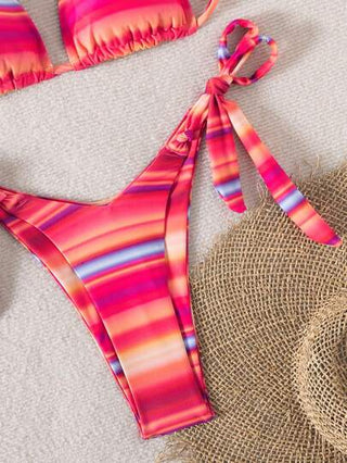 طقم تانكيني حريمي Swim Mod مجموعة ملابس سباحة للسيدات مكونة من ملابس علوية مع ربطة خلفية وأسفل بربطة جانبية على الخصر، مطبوعة بنقشة أومبير