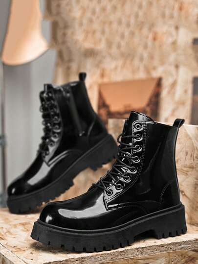 بوت جلدية فاخرة للرجال عصرية دافئة وكاجوال ذات رقبة عالية مبطنة بالأغشية الحرارية ذات لون أسود لامع موضة شتاء/خريف 2024